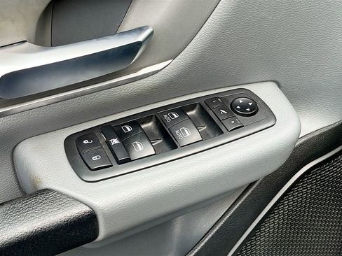 Used 2021 RAM 1500 Big Horn image 18