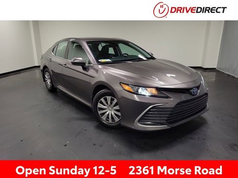Used 2022 Toyota Camry LE FWD image 1