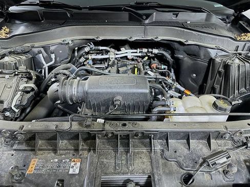 Certified 2024 Ford Explorer XLT w/ Equipment Group 202A AWD/4WD image 34