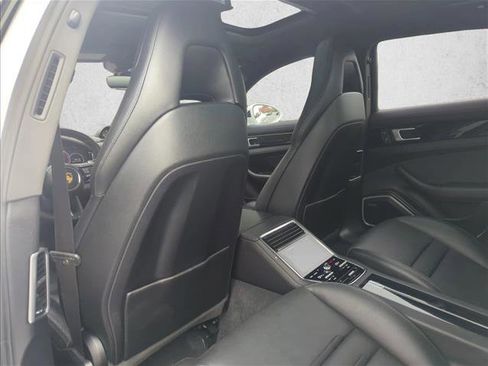 Used 2022 Porsche Panamera 4 w/ Premium Package image 22