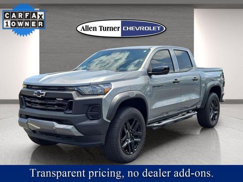 Used 2023 Chevrolet Colorado Trail Boss w/ Advanced Trailering Package AWD/4WD image 4