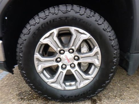 Used 2024 GMC Sierra 1500 SLT image 25