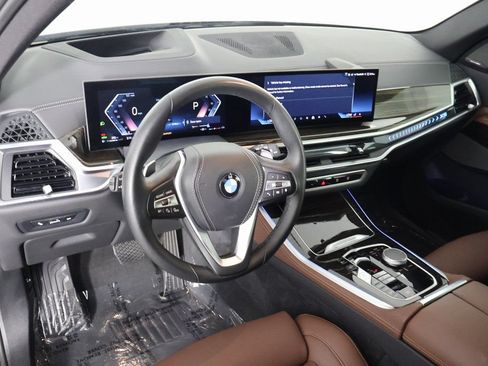 Used 2025 BMW X5 xDrive40i w/ Premium Package AWD/4WD image 7