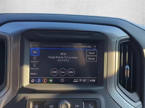 Used 2024 Chevrolet Silverado 2500 Custom w/ Custom Value Package image 10