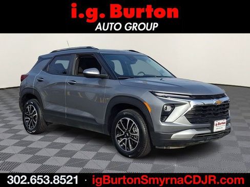 Used 2025 Chevrolet TrailBlazer LT image 1