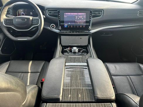 Used 2022 Jeep Wagoneer Series III w/ Premium Group I image 14