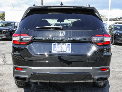 New 2026 Honda Pilot Sport image 5