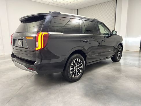 Used 2025 Ford Expedition Platinum AWD/4WD image 9