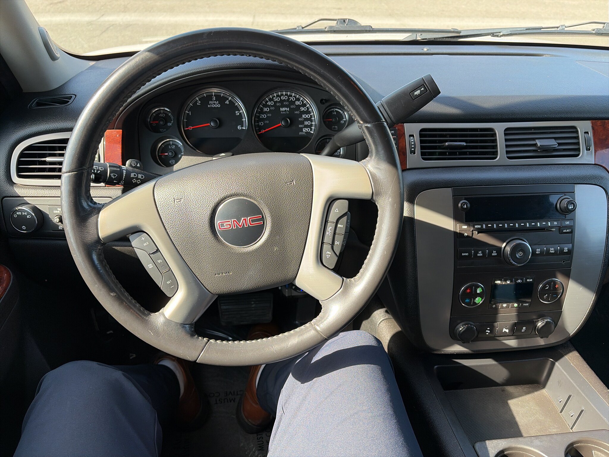 Used 2014 GMC Yukon SLT AWD/4WD image 11