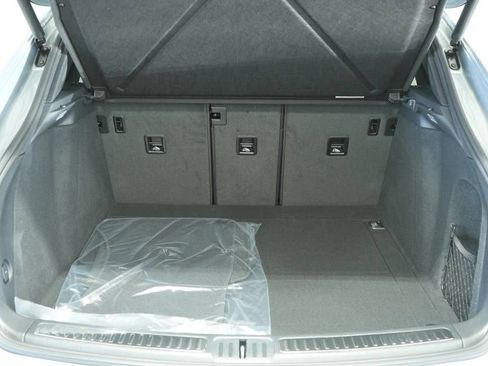 Certified 2024 Porsche Macan image 28