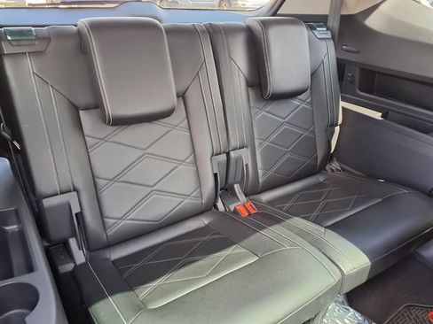 Used 2024 Volkswagen Atlas SE FWD image 22