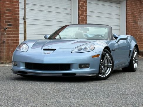 Used 2012 Chevrolet Corvette Grand Sport w/ 3LT Preferred Equipment Group RWD image 9