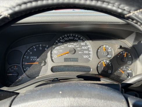 Used 2004 Chevrolet Silverado 2500 LS image 18