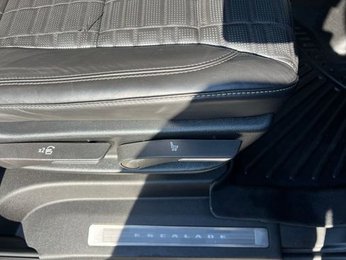 Used 2024 Cadillac Escalade ESV Premium Luxury Platinum AWD/4WD image 72