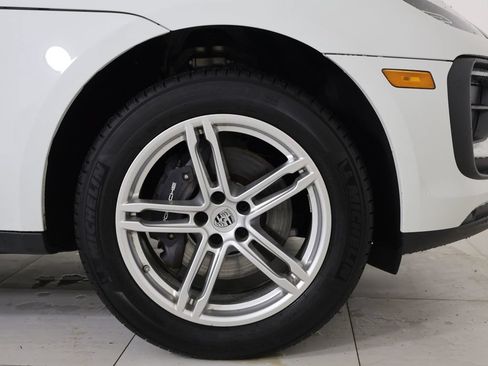 Certified 2026 Porsche Macan AWD/4WD image 16