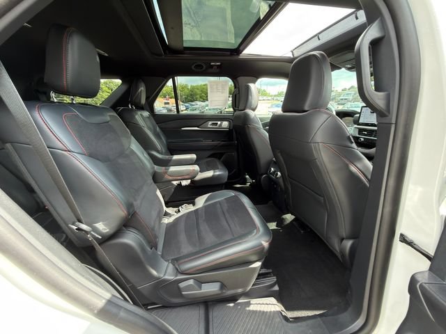Used 2025 Ford Explorer ST w/ Sun And Sound Package AWD/4WD image 11