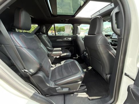 Used 2025 Ford Explorer ST w/ Sun And Sound Package AWD/4WD image 11