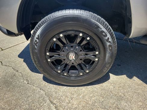 Used 2014 Toyota Tacoma PreRunner w/ TRD Sport Package RWD image 31