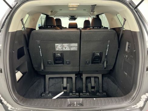 Used 2025 Kia Carnival LXS image 25