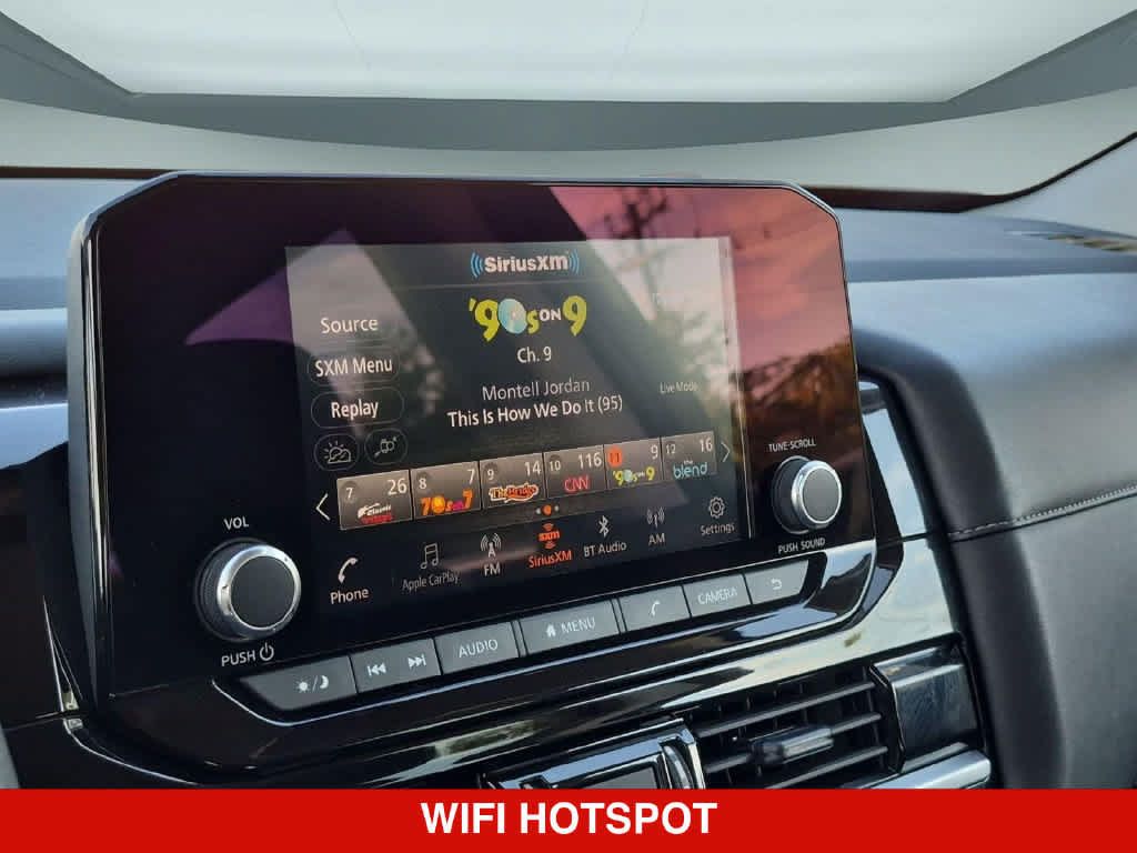 Used 2024 Nissan Pathfinder SV AWD/4WD image 27