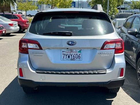 Used 2017 Subaru Outback 2.5i AWD/4WD image 5