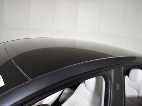 Used 2023 Tesla Model Y Long Range AWD/4WD image 40