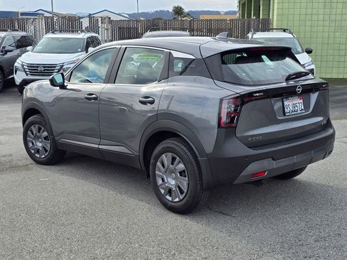 Used 2025 Nissan Kicks S image 5