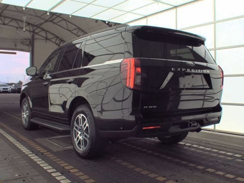 Used 2025 Ford Expedition Active AWD/4WD image 8