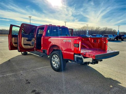 Used 2023 Ford F250 Lariat w/ Chrome Package image 13
