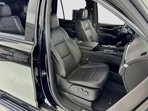 Used 2023 Cadillac Escalade V w/ LPO, ONYX Package AWD/4WD image 33
