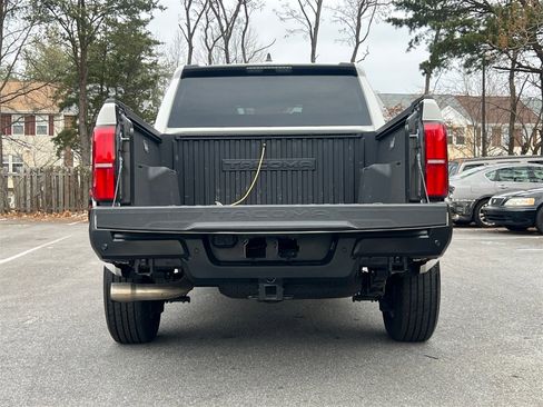 Used 2025 Toyota Tacoma SR image 15