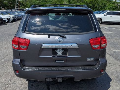 Used 2017 Toyota Sequoia Platinum AWD/4WD image 8