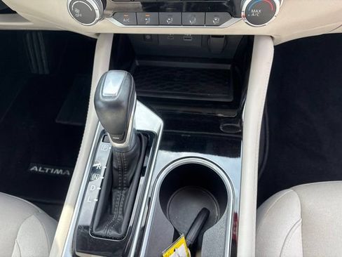 Used 2023 Nissan Altima 2.5 SV w/ SV Premium Package FWD image 14