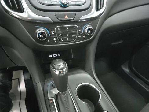 Used 2021 Chevrolet Equinox LT image 20