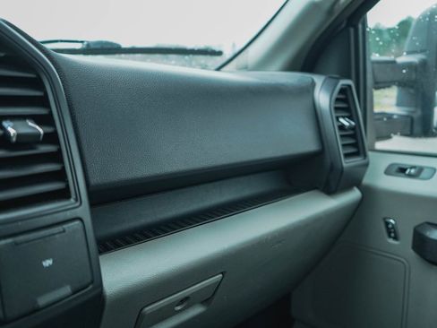 Used 2018 Ford F150 XL w/ Equipment Group 101A Mid image 9