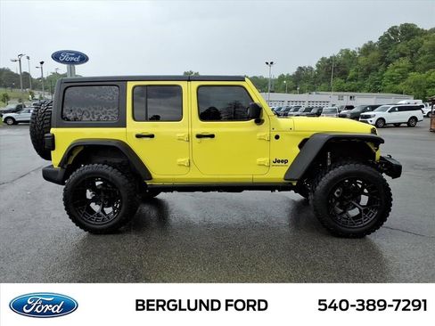 Used 2024 Jeep Wrangler Unlimited Sport AWD/4WD image 4