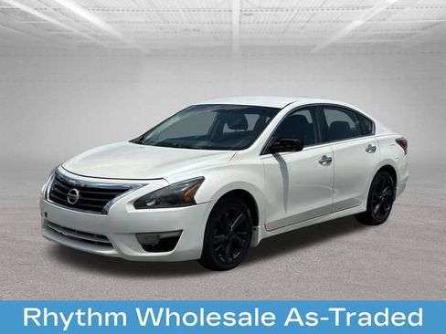 Used 2014 Nissan Altima 2.5 SV FWD image 3