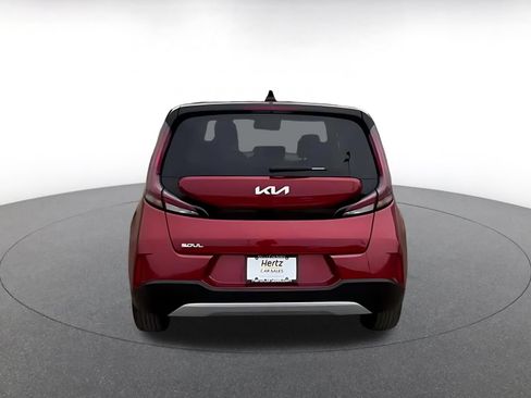 Used 2025 Kia Soul LX w/ LX Technology Package FWD image 12