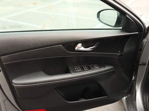 Used 2024 Kia Forte GT-Line w/ GT-Line Premium Package image 11