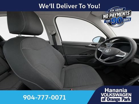 Used 2025 Volkswagen Taos SE FWD image 13