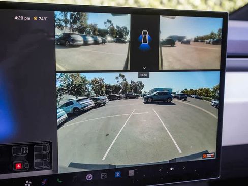 Used 2024 Tesla Cybertruck AWD Crew Cab image 21