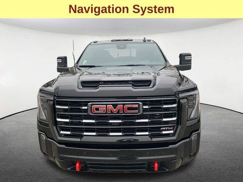Used 2024 GMC Sierra 2500 AT4 w/ AT4 Premium Plus Package AWD/4WD image 4