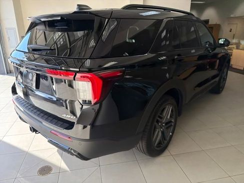 Used 2025 Ford Explorer ST-Line w/ ST-Line Street Pack image 7