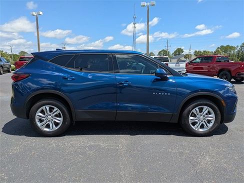 Used 2022 Chevrolet Blazer LT image 3