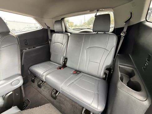 Used 2020 Buick Enclave Essence w/ Sport Touring Edition image 30