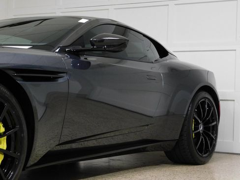 Used 2020 Aston Martin DB11 AMR image 29