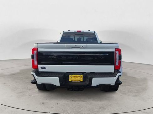 Certified 2025 Ford F450 Platinum w/ FX4 Off-Road Package image 4