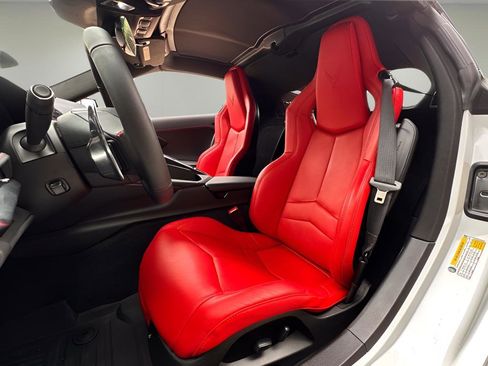 Used 2023 Chevrolet Corvette Stingray Coupe image 8