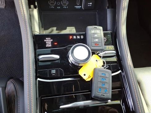 Used 2025 Jeep Grand Cherokee L Summit image 26