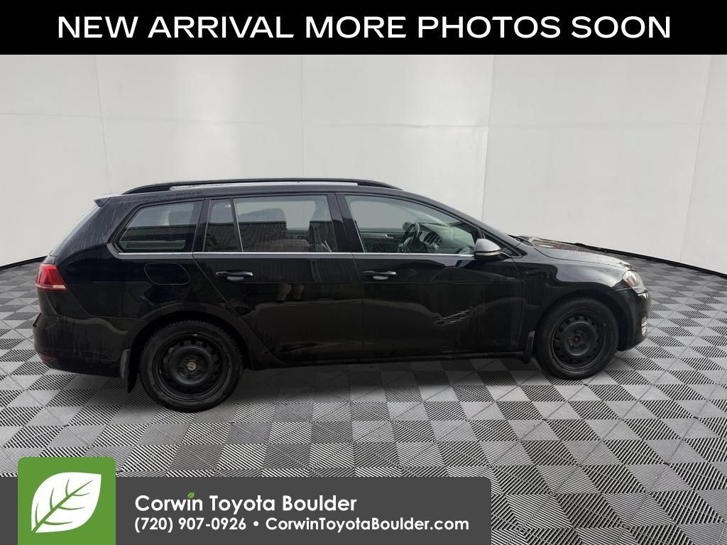 Used 2016 Volkswagen Golf SE w/ Lighting Package FWD image 9